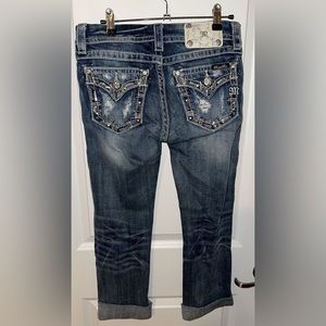 Miss Me Signature Cropped Capri Women’s 27 Distressed Embellished Rhinestones